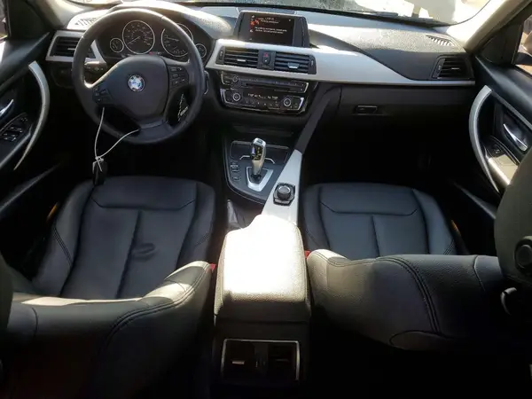 WBA8E1G52HNU13657 2017 BMW 3ER - Image 8