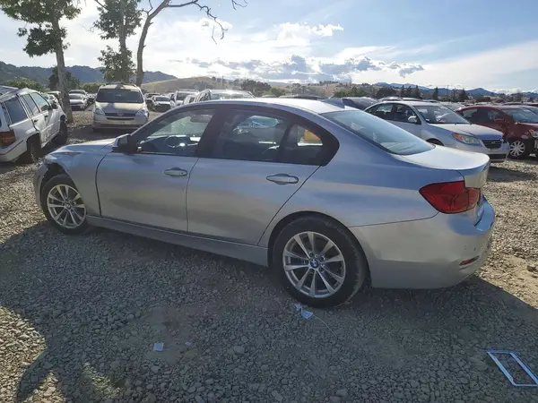 WBA8E1G52HNU13920 2017 BMW 3ER - Image 2