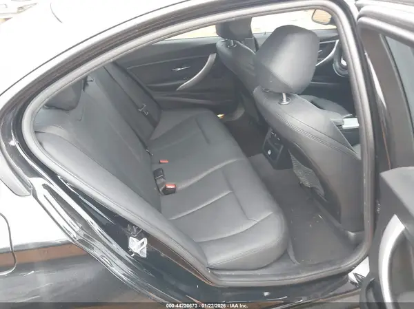 WBA8E1G52JNU88963 2018 BMW 3ER - Image 8