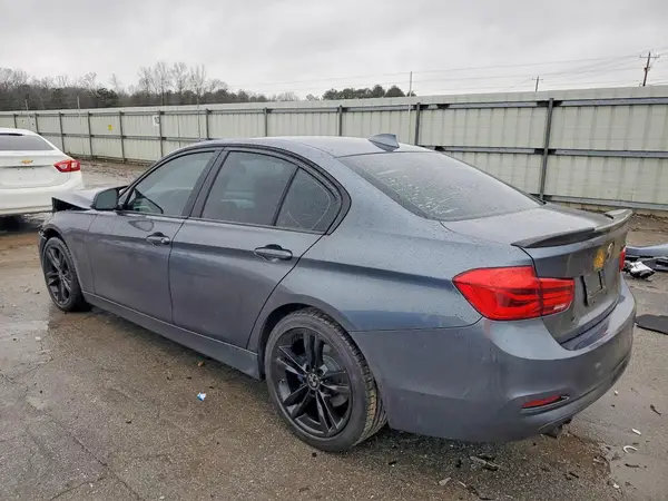 WBA8E1G52JNU90082 2018 BMW 3ER - Image 2