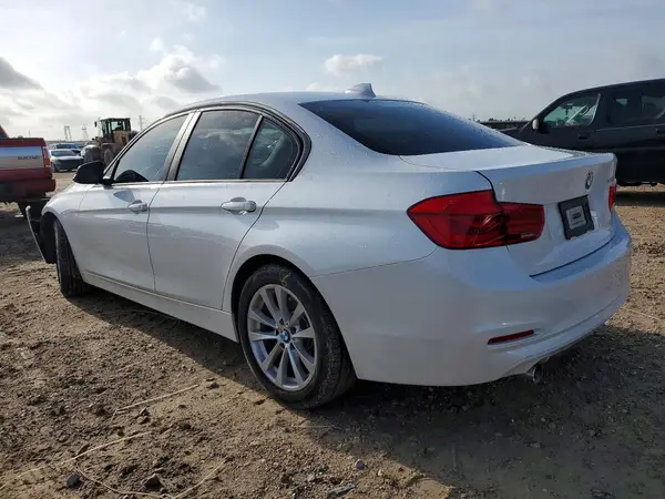 WBA8E1G52JNU91538 2018 BMW 3ER - Image 2