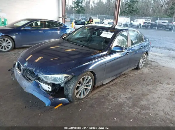 WBA8E1G52JNU91653 2018 BMW 3ER - Image 2