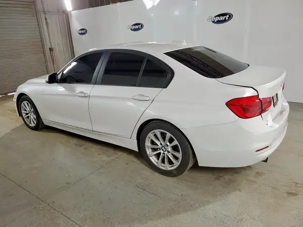 WBA8E1G52JNU91765 2018 BMW 3ER - Image 2