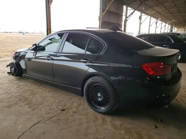WBA8E1G52JNU92267 2018 BMW 3ER - Image 2
