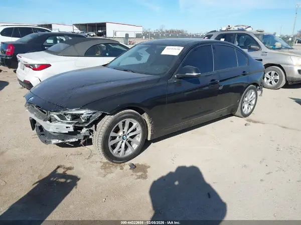 WBA8E1G52JNU92530 2018 BMW 3ER - Image 2