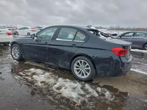 WBA8E1G52JNU92589 2018 BMW 3ER - Image 2