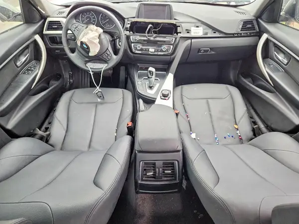 WBA8E1G52JNU92933 2018 BMW 3ER - Image 8