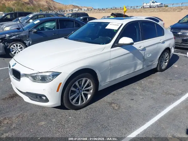 WBA8E1G52JNU93645 2018 BMW 3ER - Image 2