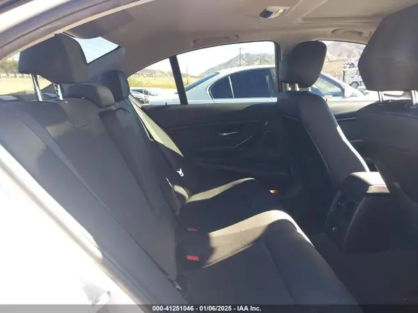 WBA8E1G52JNU93645 2018 BMW 3ER - Image 8