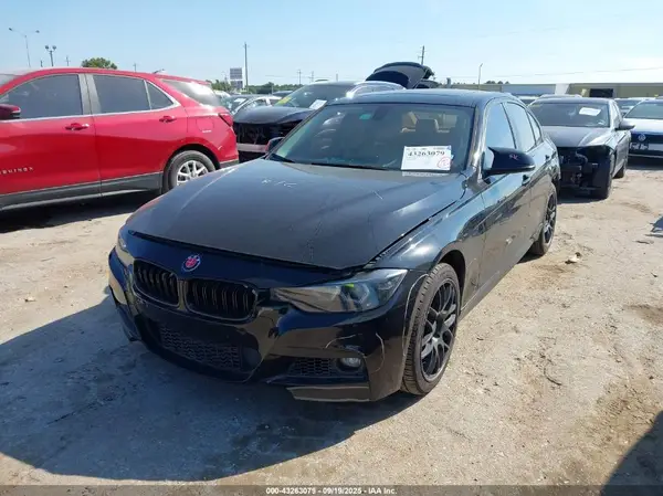 WBA8E1G53HNU15269 2017 BMW 3ER - Image 2
