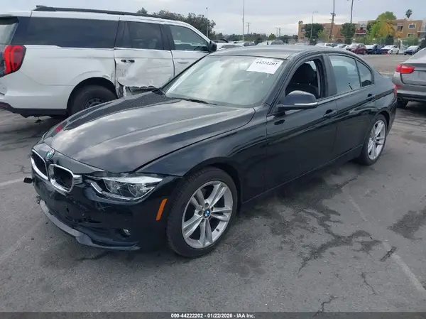 WBA8E1G53JNU89541 2018 BMW 3ER - Image 2