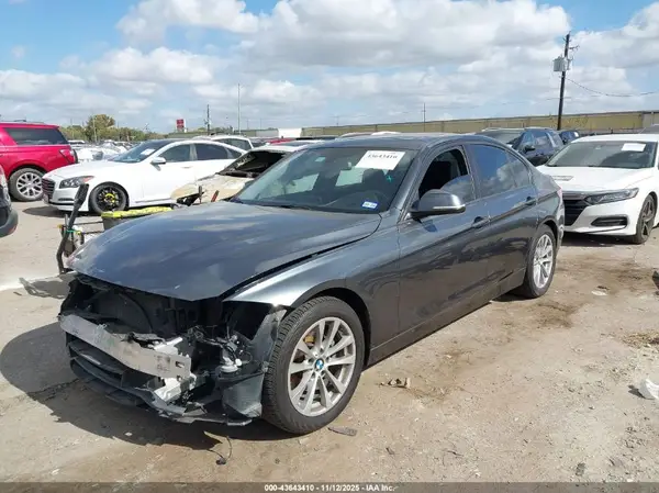 WBA8E1G53JNU90091 2018 BMW 3ER - Image 2