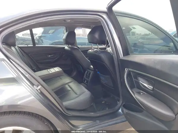WBA8E1G53JNU90091 2018 BMW 3ER - Image 8