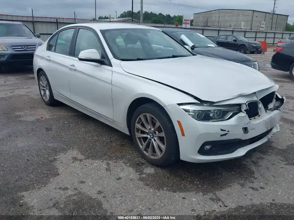 WBA8E1G53JNU90270 2018 BMW 3ER - Image 1