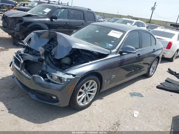 WBA8E1G53JNU90365 2018 BMW 3ER - Image 2