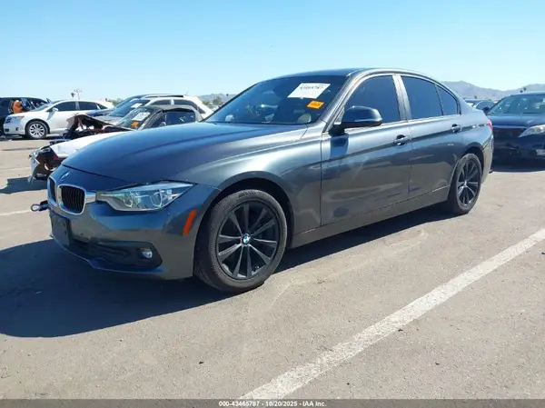 WBA8E1G53JNU91127 2018 BMW 3ER - Image 2