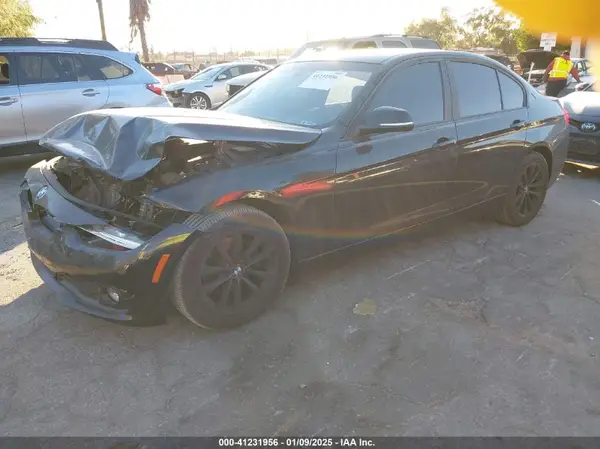 WBA8E1G53JNU91600 2018 BMW 3ER - Image 2