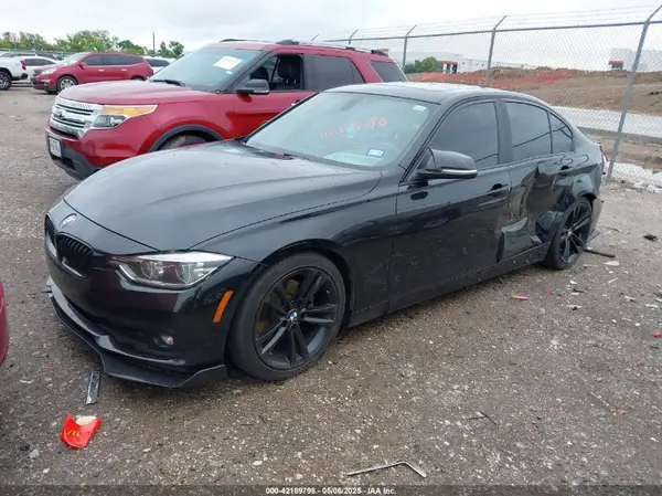 WBA8E1G53JNU91774 2018 BMW 3ER - Image 2