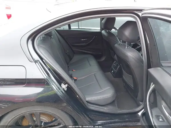 WBA8E1G53JNU91774 2018 BMW 3ER - Image 8