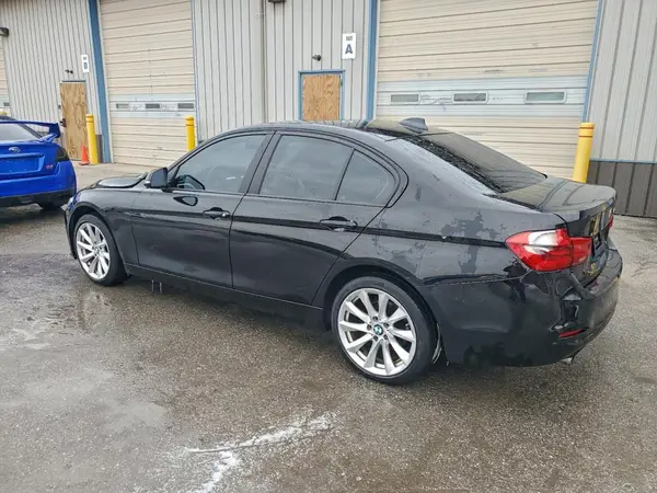 WBA8E1G53JNU91855 2018 BMW 3ER - Image 2