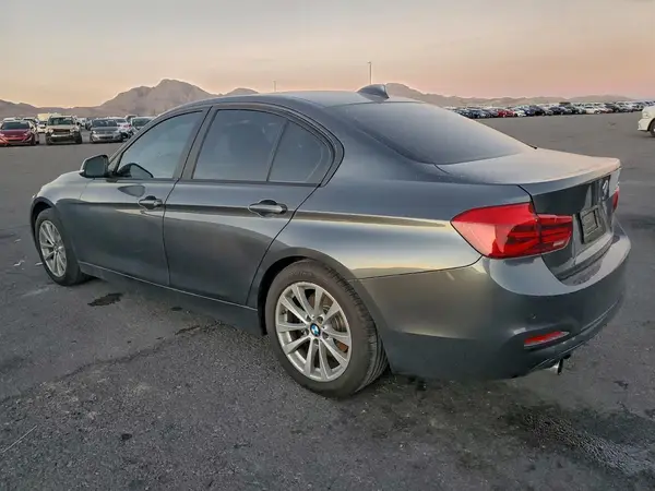WBA8E1G53JNU91872 2018 BMW 3ER - Image 2