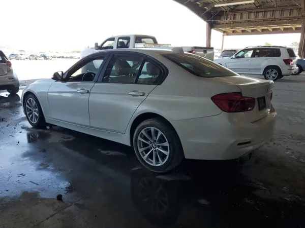 WBA8E1G54GNT33825 2016 BMW 3ER - Image 2