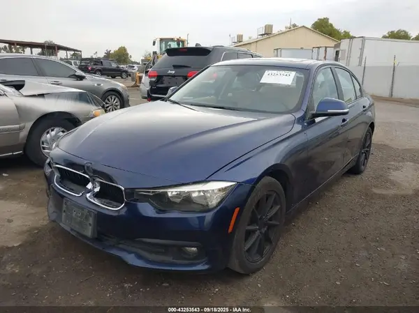WBA8E1G54GNT35171 2016 BMW 3ER - Image 2