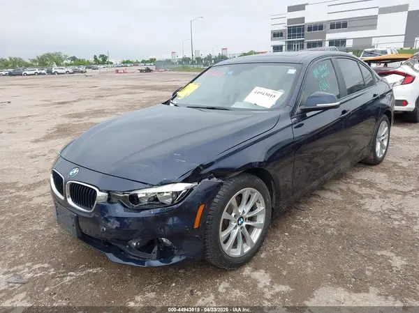 WBA8E1G54HNU12638 2017 BMW 3ER - Image 2