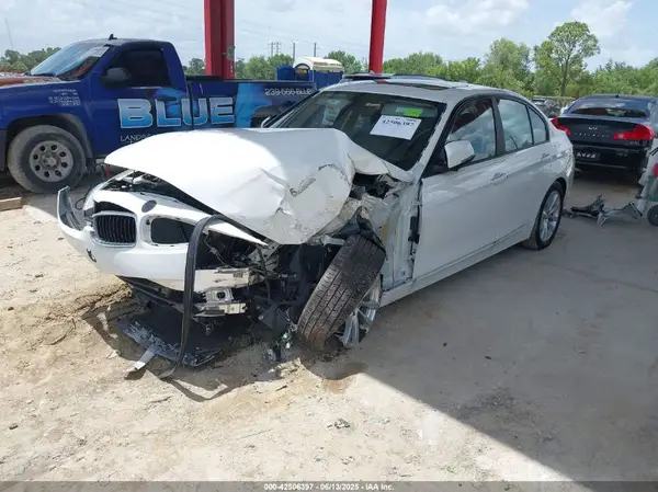 WBA8E1G54HNU13269 2017 BMW 3ER - Image 2