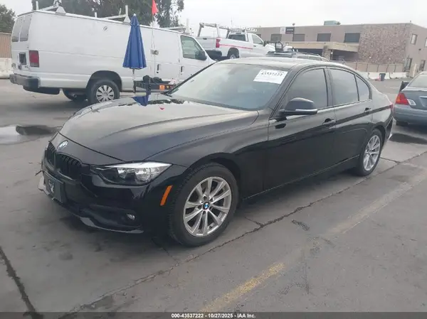 WBA8E1G54HNU14468 2017 BMW 3ER - Image 2