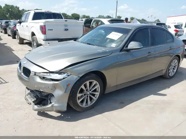 WBA8E1G54HNU14891 2017 BMW 3ER - Image 2