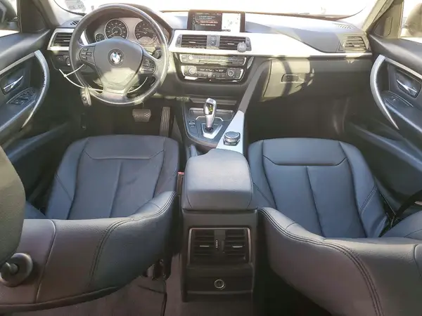 WBA8E1G54HNU15054 2017 BMW 3ER - Image 8