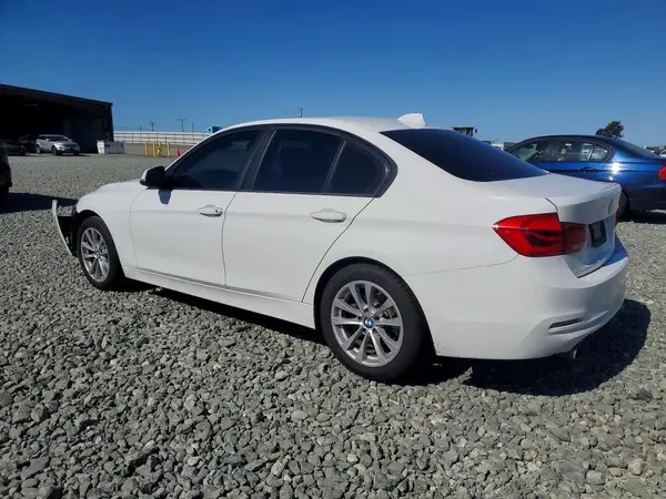 WBA8E1G54JNU89533 2018 BMW 3ER - Image 2