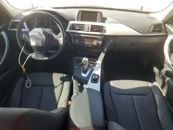 WBA8E1G54JNU89533 2018 BMW 3ER - Image 8