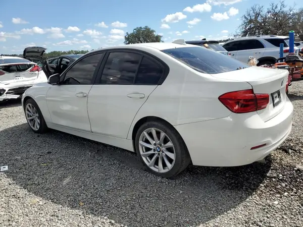 WBA8E1G54JNU89774 2018 BMW 3ER - Image 2