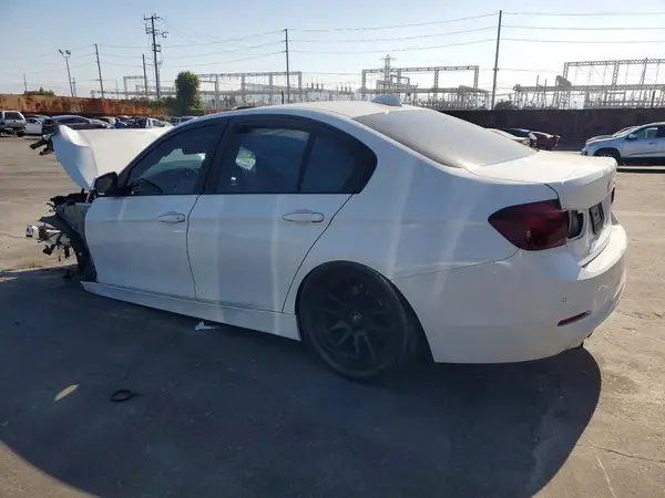 WBA8E1G54JNU90049 2018 BMW 3ER - Image 2