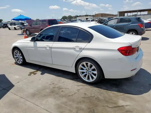 WBA8E1G54JNU90150 2018 BMW 3ER - Image 2