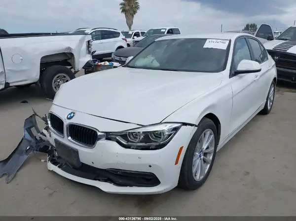 WBA8E1G54JNU91136 2018 BMW 3ER - Image 2