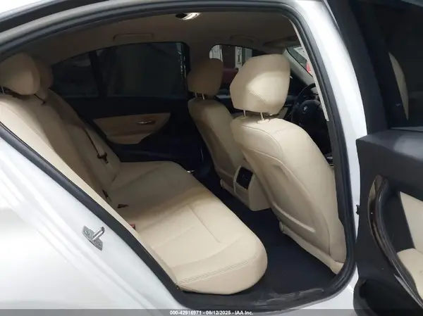 WBA8E1G54JNU91377 2018 BMW 3ER - Image 8