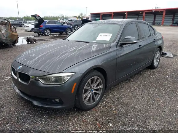 WBA8E1G54JNU93467 2018 BMW 3ER - Image 2