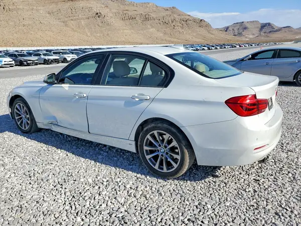 WBA8E1G55GNT33817 2016 BMW 3ER - Image 2