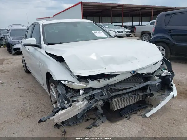WBA8E1G55HNT72487 2017 BMW 3ER - Image 1