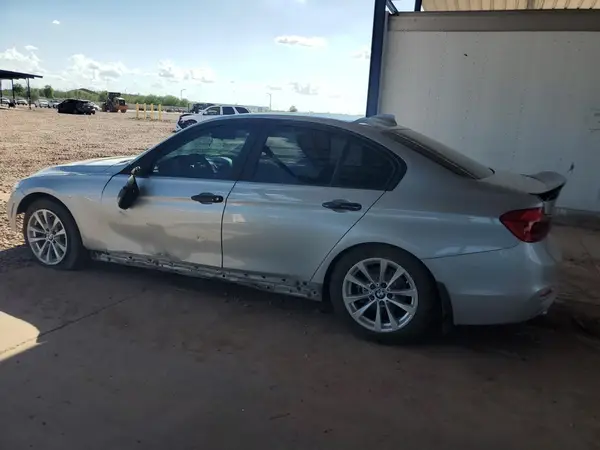 WBA8E1G55HNU12812 2017 BMW 3ER - Image 2