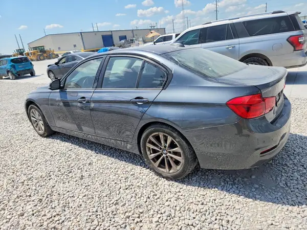 WBA8E1G55HNU12972 2017 BMW 3ER - Image 2