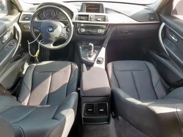 WBA8E1G55HNU13135 2017 BMW 3ER - Image 8