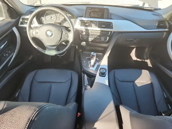 WBA8E1G55HNU14267 2017 BMW 3ER - Image 8