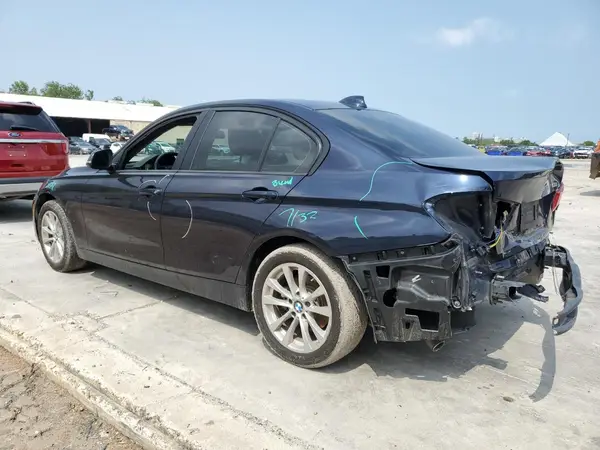 WBA8E1G55HNU14639 2017 BMW 3ER - Image 2