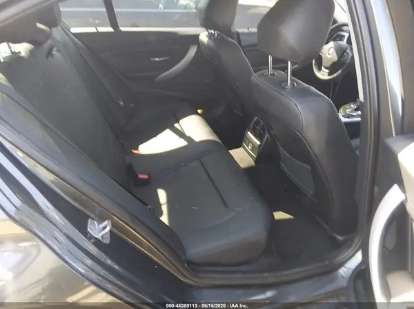 WBA8E1G55HNU14706 2017 BMW 3ER - Image 8