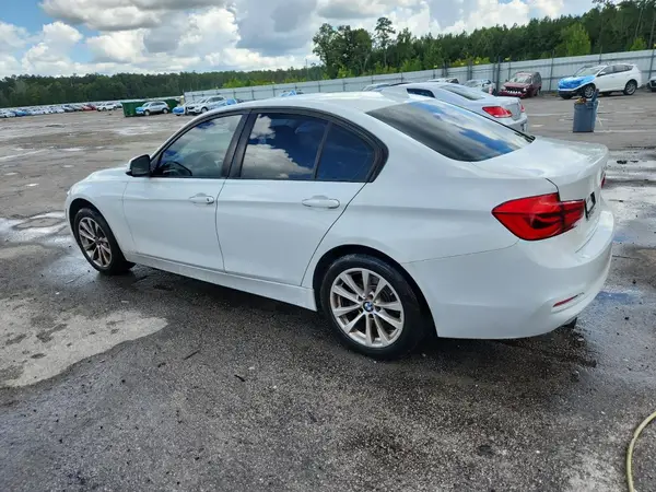 WBA8E1G55JNU89461 2018 BMW 3ER - Image 2