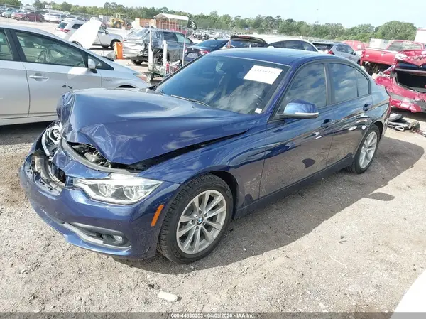 WBA8E1G55JNU89735 2018 BMW 3ER - Image 2